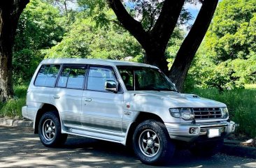 White Mitsubishi Pajero 2001 for sale in Parañaque