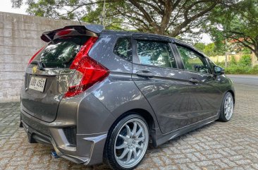 Selling White Honda Jazz 2015 in Muntinlupa