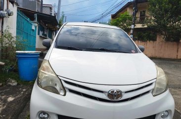 Selling Green Toyota Avanza 2015 in Manila