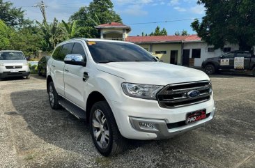 Selling White Ford Everest 2017 in Manila