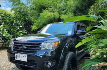 Yellow Ford Everest 2010 for sale in Automatic