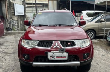 Selling White Mitsubishi Montero sport 2013 in Manila