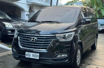 Selling White Hyundai Grand starex 2020 in Manila
