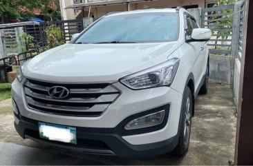 White Hyundai Santa Fe 2013 for sale in Automatic