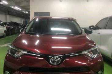 Yellow Toyota Rav4 2018 for sale in Automatic