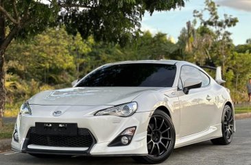 Pearl White Toyota 86 2013 for sale in Manila