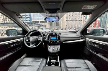 White Honda Cr-V 2018 for sale in Makati