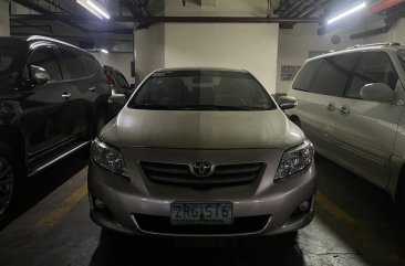 Selling White Toyota Corolla altis 2008 in Pasig