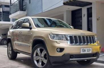 White Jeep Grand Cherokee 2012 for sale in Quezon City