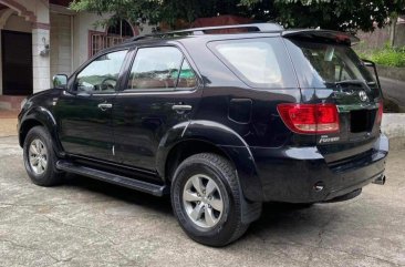 White Toyota Fortuner 2005 for sale in Pasay