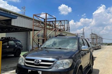 White Toyota Fortuner 2005 for sale in Pasay