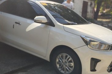 Selling White Kia Soluto 2019 in Makati