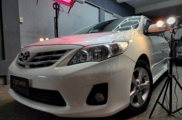 Sell Pearl White 2013 Toyota Altis in Manila