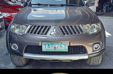 Selling White Mitsubishi Montero 2012 in Pasay