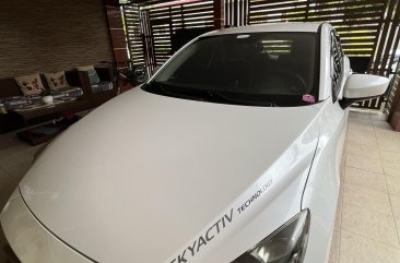 Selling White Mazda 2 2016 Hatchback at Automatic  at 46000 in Manila