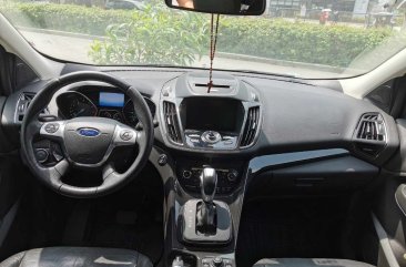 Selling White Ford Escape 2015 in Quezon City