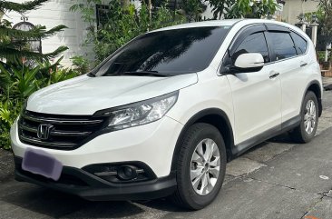 Selling White Honda Cr-V 2014 SUV / MPV at Automatic  at 140000 in Antipolo