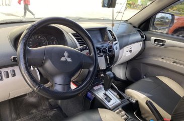 White Mitsubishi Montero 2015 for sale in Manila