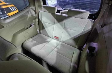 Selling White Nissan Grand Livina 2010 in Caloocan