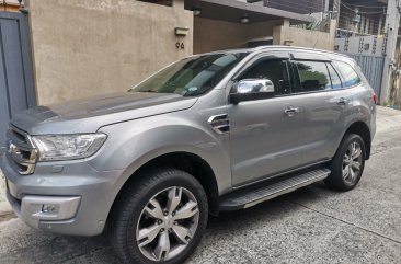 White Ford Everest 2017 for sale in Automatic