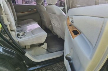 White Toyota Innova 2009 for sale in 