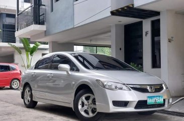 Sell White 2011 Honda Civic in Quezon City