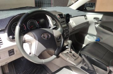 Sell White 2010 Toyota Corolla altis in Antipolo