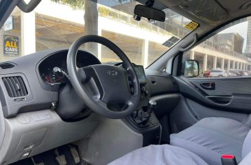 White Hyundai Grand starex 2014 for sale in Makati