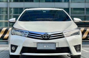 Selling White Toyota Altis 2015 in Makati