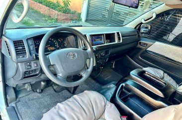 White Toyota Grandia 2016 for sale in Manual