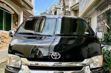 White Toyota Grandia 2017 for sale in Quezon City