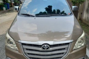 White Toyota Innova 2011 for sale in 