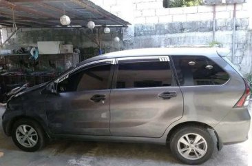 Selling White Toyota Avanza 2012 in Mandaluyong