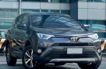 White Toyota Rav4 2018 for sale in Automatic