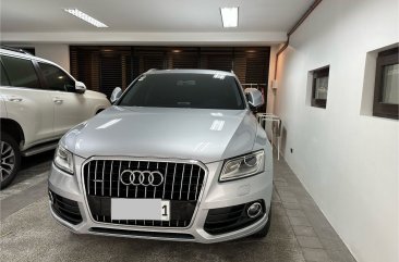 White Audi Q5 2022 for sale in 