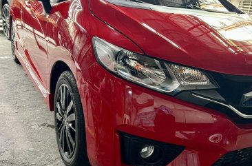 Selling White Honda Jazz 2017 in Manila