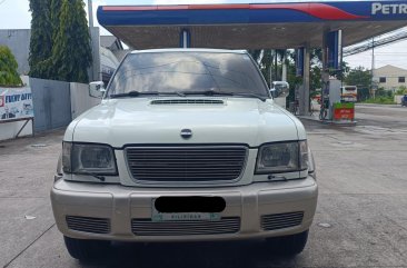 Sell White 2002 Isuzu Trooper SUV / MPV at 118000 in Dinalupihan