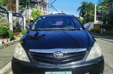 White Toyota Innova 2009 for sale in Manila