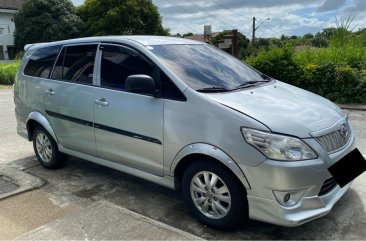 White Toyota Innova 2014 for sale in Quezon City