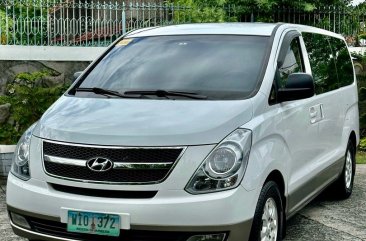 Sell White 2014 Hyundai Grand starex in Parañaque