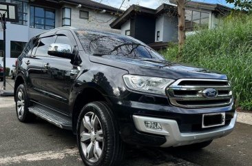 Selling White Ford Everest 2016 in Antipolo