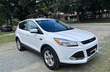 Sell White 2015 Ford Escape in Quezon City