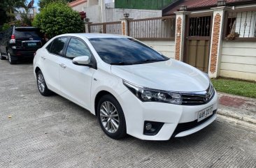 Selling Pearl White Toyota Altis 2014 in Quezon City