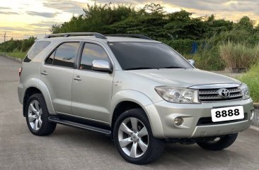 White Toyota Fortuner 2009 for sale in 