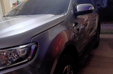 Selling White Ford Everest 2018 in Capas