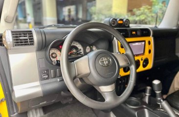 White Toyota Fj Cruiser 2015 for sale in Manila