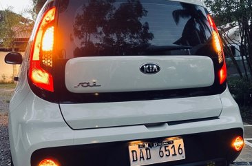 Selling White Kia Soul 2017 in Biñan