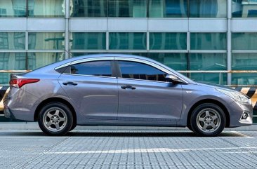 Selling White Hyundai Accent 2019 in Makati