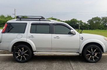 Selling Silver Ford Everest 2013 in Las Piñas