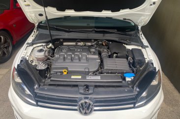 Sell White 2017 Volkswagen Golf in Quezon City